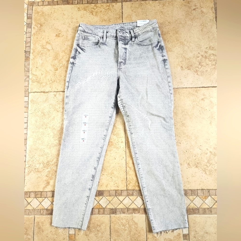 Old Navy Women's Light Gray Straight Leg Jeans
